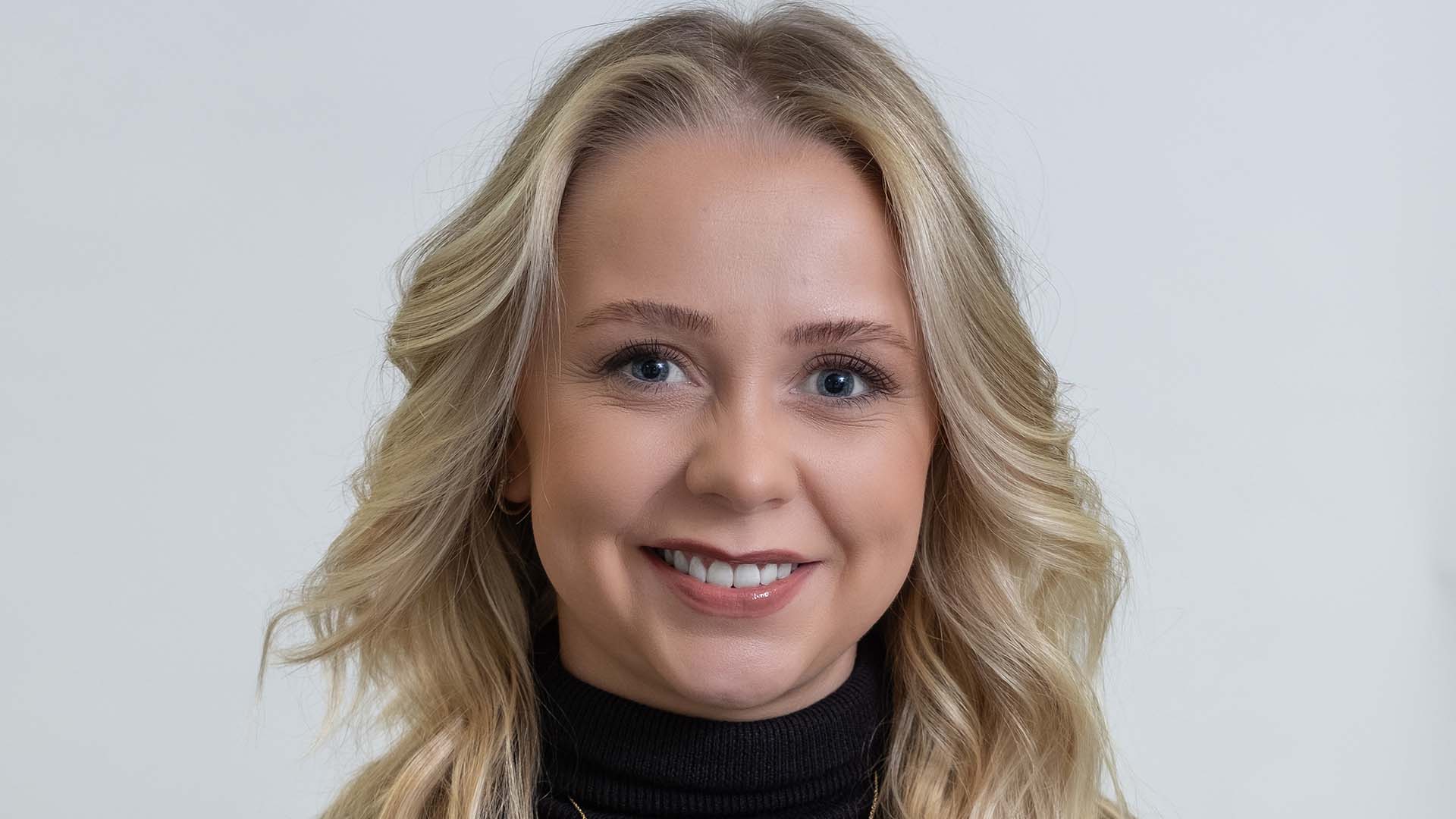 Emma Dodd smiling headshot